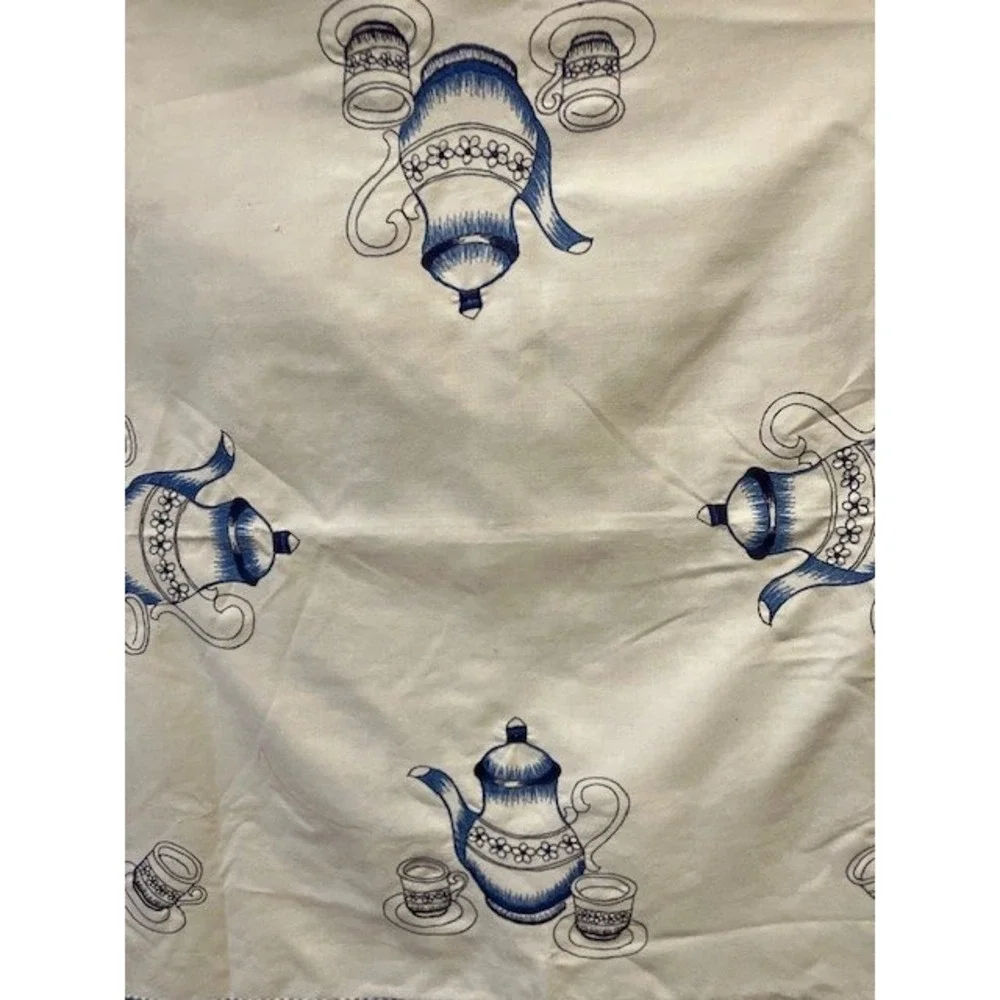 Teapot Tablecloth White/Blue Gingham‎ Cottagecore Square 32